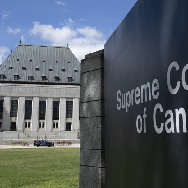 Canada 'contracts out' obligations to refugee claimants, advocates tell top court